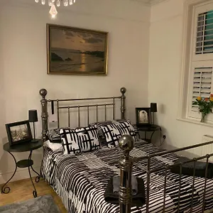 https://central-whitby-seaglass-studio.yorkshirehotels.net